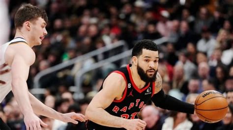 Raptors score franchise record 49 points in 1st quarter en route to .